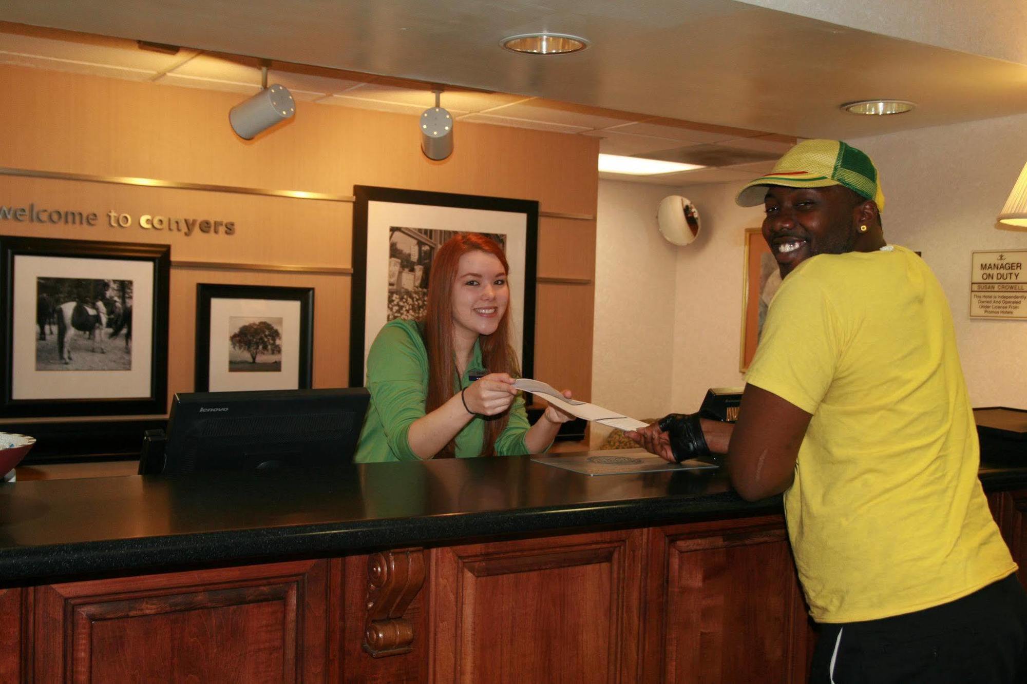 Hampton Inn Conyers Eksteriør billede